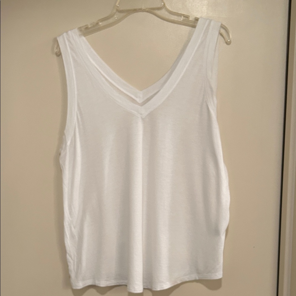 Beyond Yoga White V-Neck Tank Top